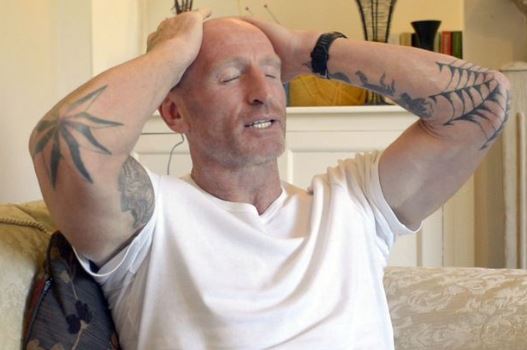 Rugby legend Gareth Thomas reveals his HIV positive diagnosis after years of secrecy